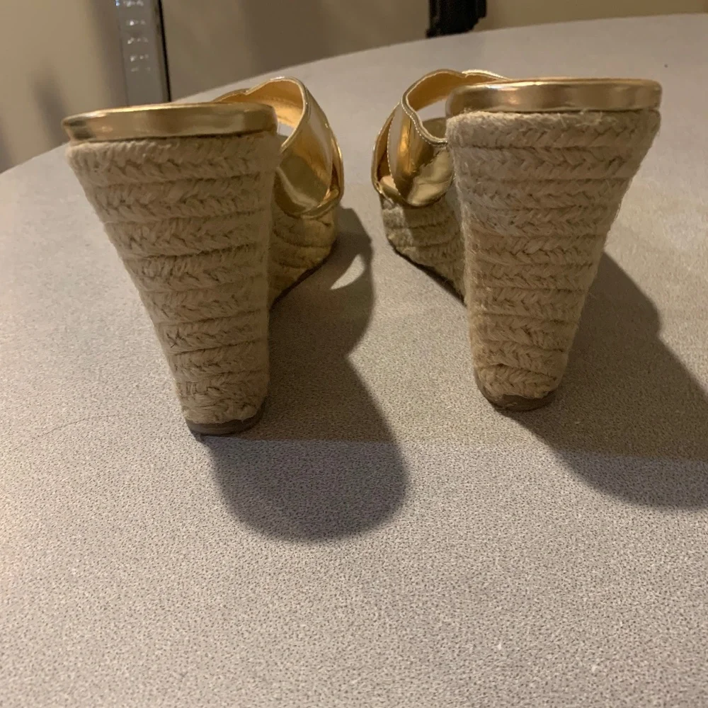 Kelsi Dagger Gold Wedge Platform Slide Sandals sz 8.5